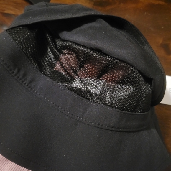 NWT Athleta Bucket Hat in black - Picture 2 of 6